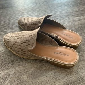 Taupe American Eagle mules/slides - new, size 9